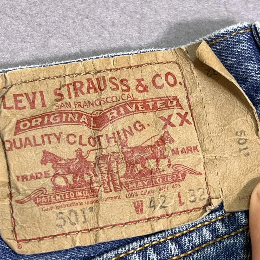 Levis 501 Jeans Mens 42x32 Blue Medium Wash Regular Straight Button Fly Denim